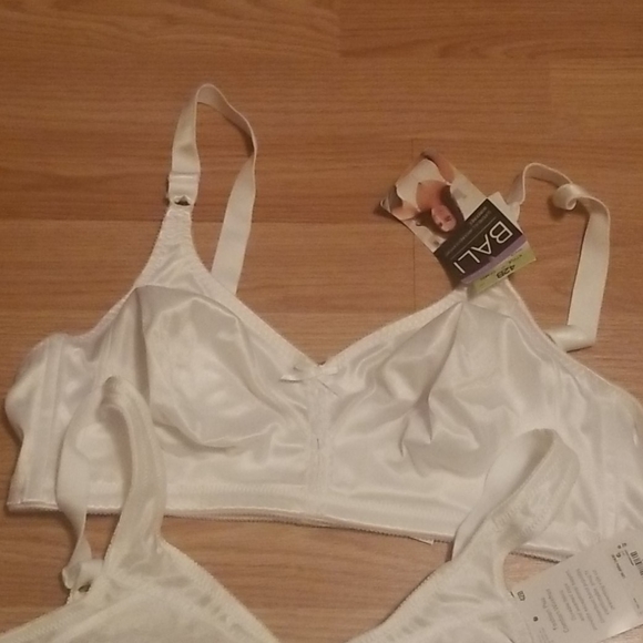 42 B wireless bra bundle - Picture 2 of 15